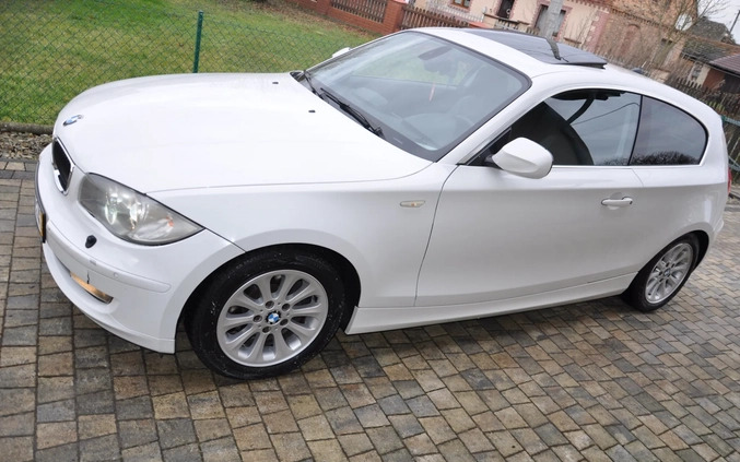 BMW Seria 1 cena 22500 przebieg: 240000, rok produkcji 2010 z Bełchatów małe 326